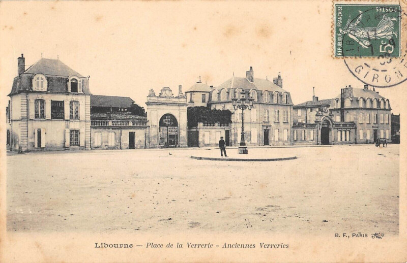 Carte postale ancienne Libourne Place De La Verrerie à Libourne