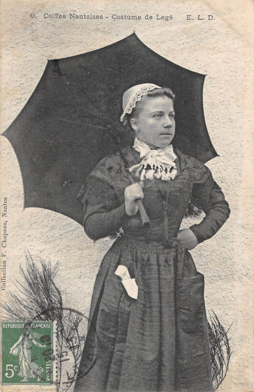 Carte postale ancienne Coiffes Nantaises Costume De Lege