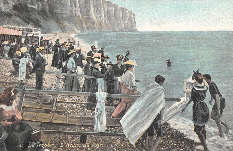 Carte postale ancienne Le Treport Heure Du Bain à Eu