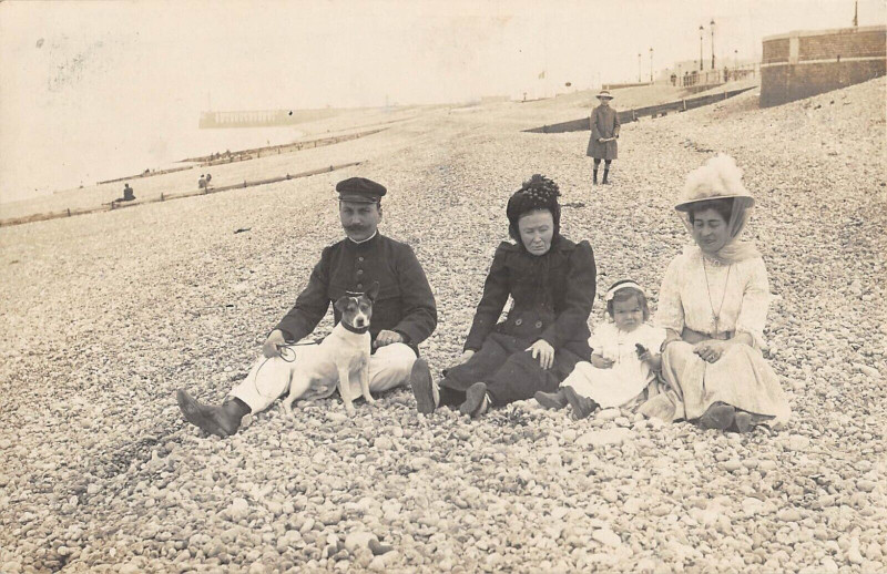 Carte postale ancienne Carte Photo De Baigneurs (au verso tampon Seine Inferieure à Eu