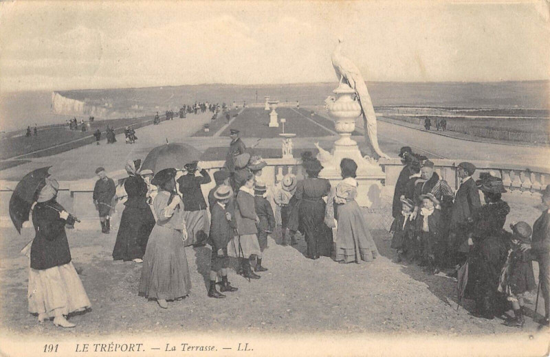 Carte postale ancienne Le Treport La Terrasse