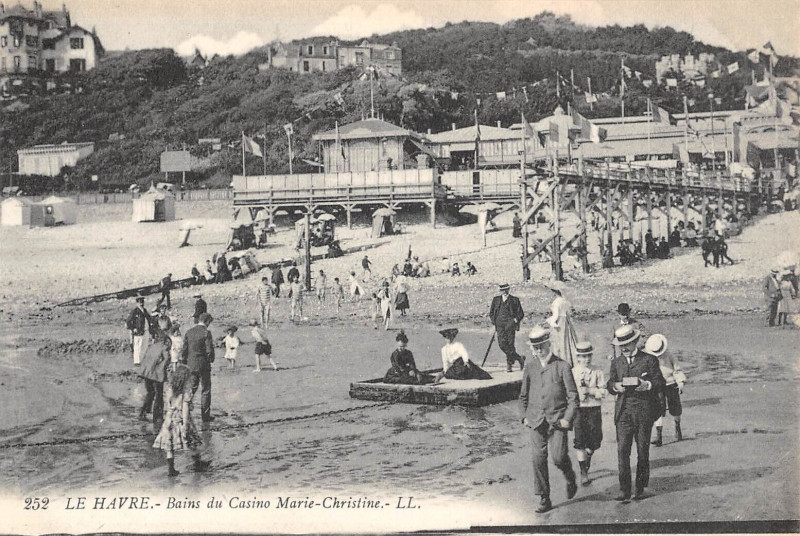 Carte postale ancienne Le Havre Bains Du Casino Marie Christine au Havre