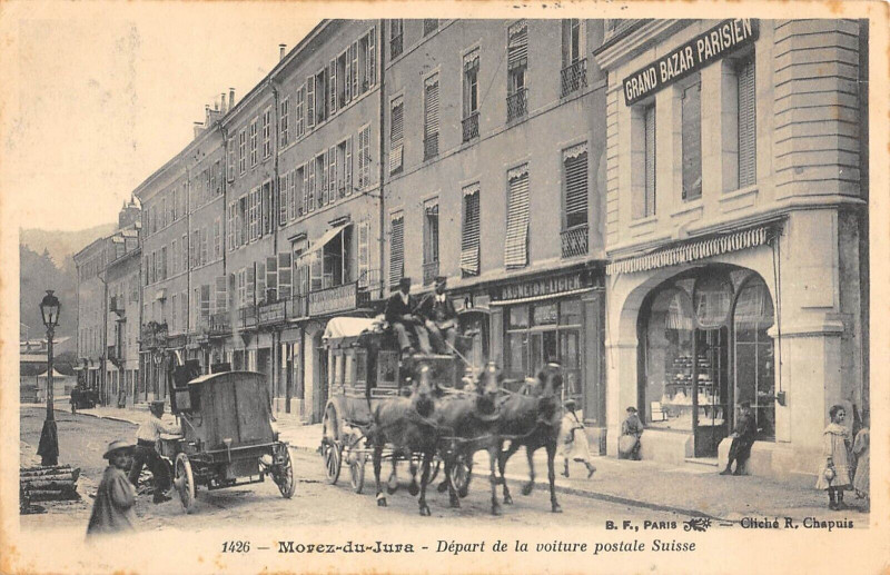 Carte postale ancienne Morez Du Jura Depart De La Voiture Postale Suisse Diligence