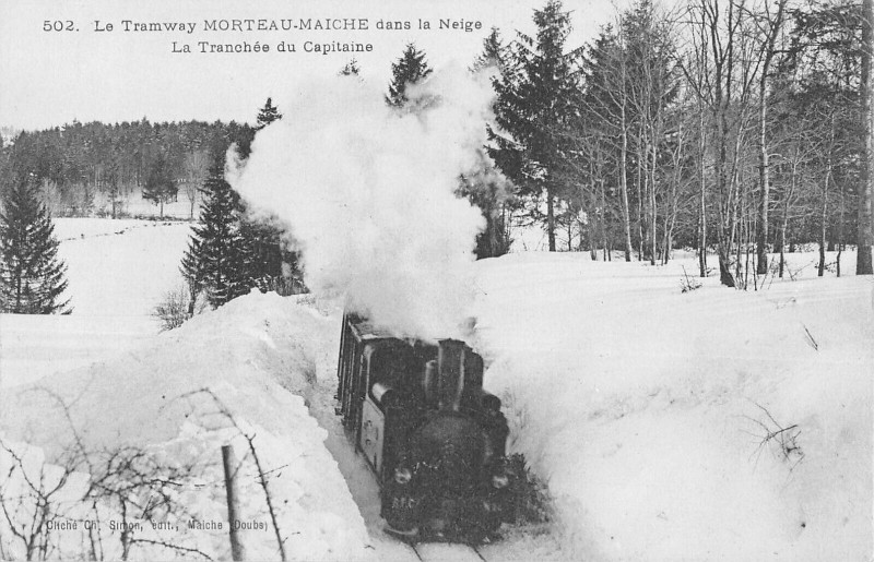 Carte postale ancienne Le Tramway Morteau Maiche Dans La Neige La Tranchee Du Capitaine (Train à Morteau