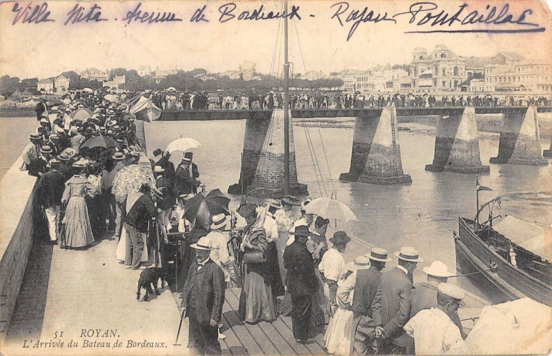 Carte postale ancienne Royan Arrivee Du Bateau De Bordeaux à Royan