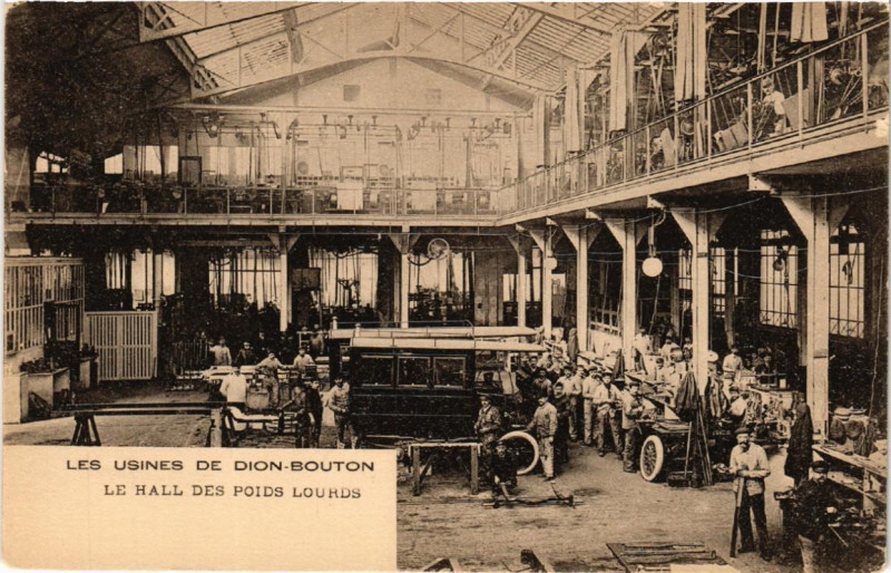 Carte postale ancienne Puteaux Les Usines de Dion-Bouton Le Hall des Poids Lourds à Puteaux