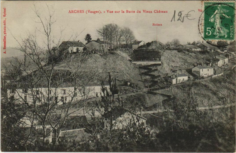 Carte postale ancienne Arches - Vue sur la butte à Arches