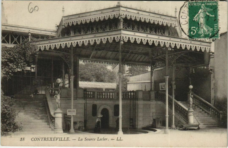Carte postale ancienne Contrexeville - La source lecler à Contrexéville