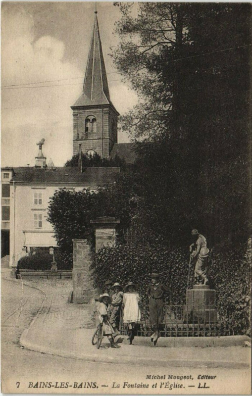 Carte postale ancienne Bains-les-Bains - La fontaine