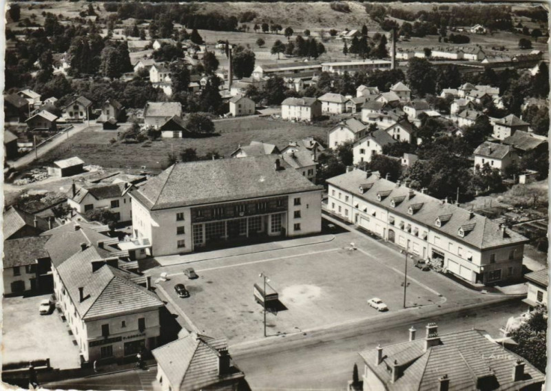 Carte postale ancienne Le Thillot La Mairie au Thillot