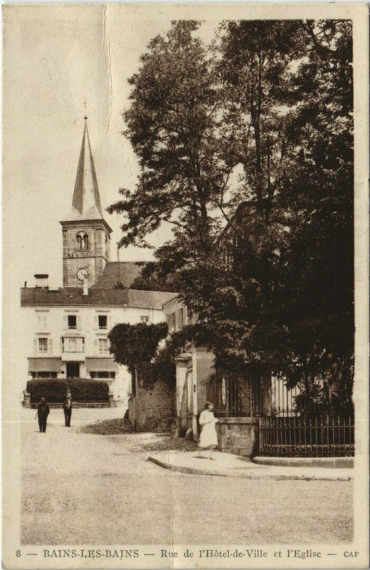 Carte postale ancienne Bains-les-Bains - Rue de l'Hotel