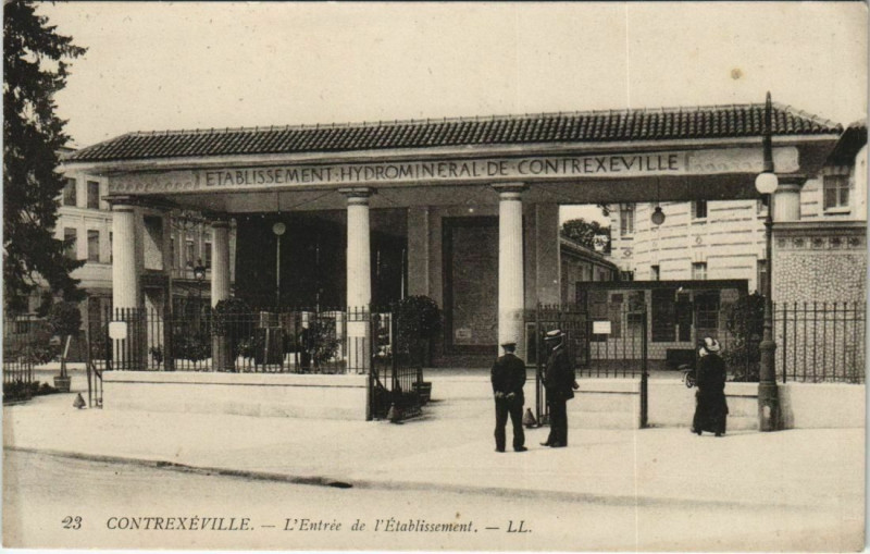 Carte postale ancienne Contrexeville - L'Entrée De L'Etablissement à Contrexéville