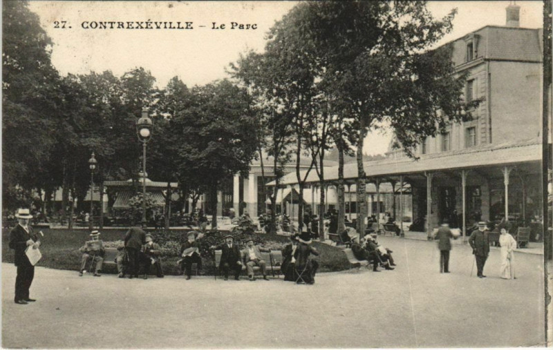 Carte postale ancienne Contrexeville - Le parc à Contrexéville