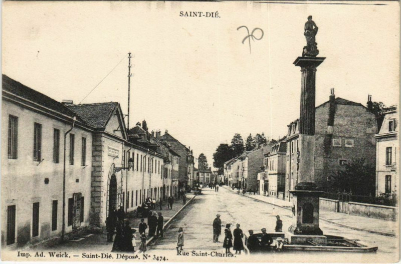 Carte postale ancienne Saint-Die - Rue Saint-charles
