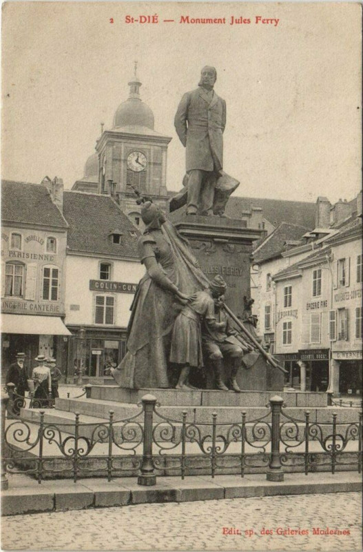 Carte postale ancienne Saint-Die - Monument jules ferry