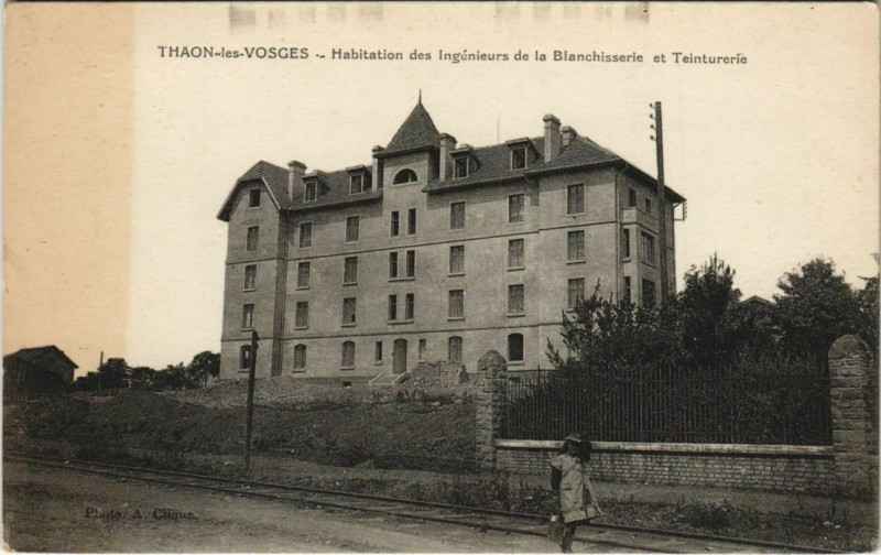 Carte postale ancienne Thaon-les-Vosges - Habitation