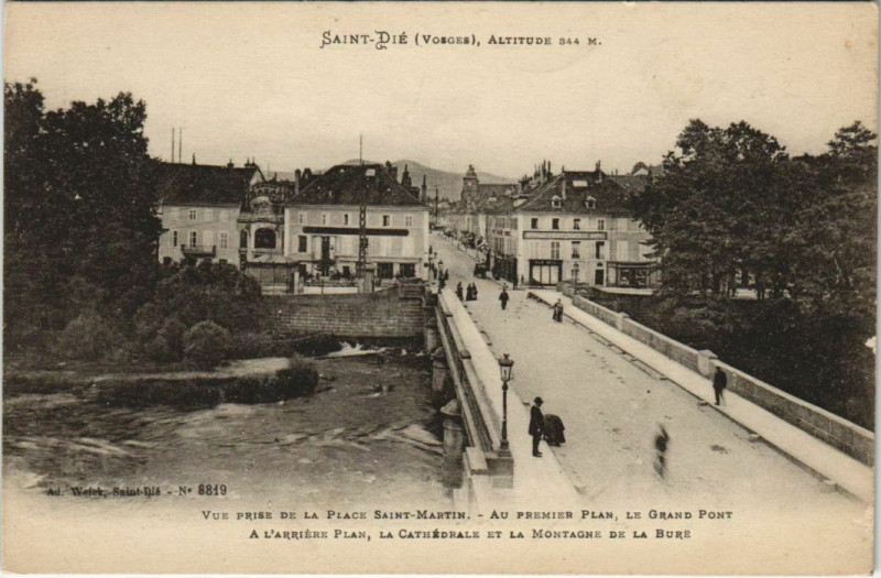 Carte postale ancienne Saint-Die - Vue prise de la place
