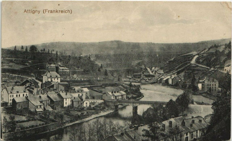 Carte postale ancienne Attigny (Frankreich) à Attigny