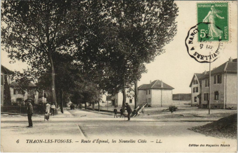 Carte postale ancienne Thaon-les-Vosges - Route d'Epinal à Épinal