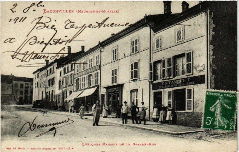 Carte postale ancienne Quelques Maisons de la Grande-Rue à Badonviller