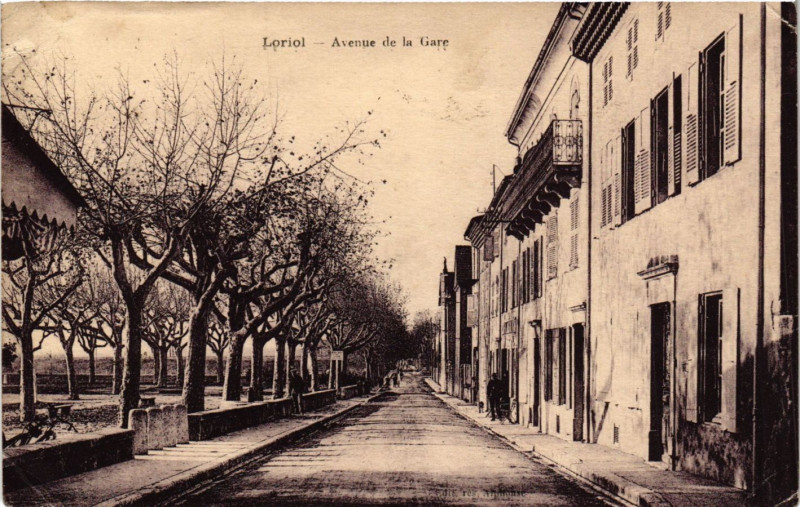 Carte postale ancienne Loriol - Avenue de la Gare