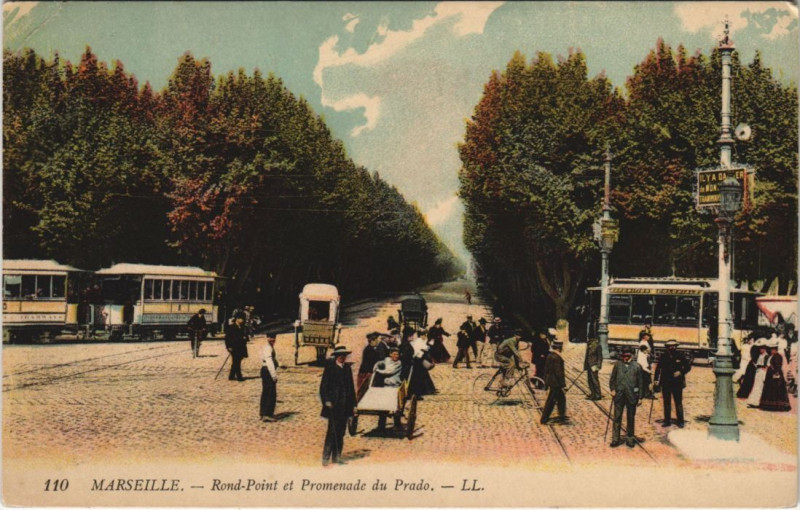 Carte postale ancienne Marseille - Rond point promenade à Marseille