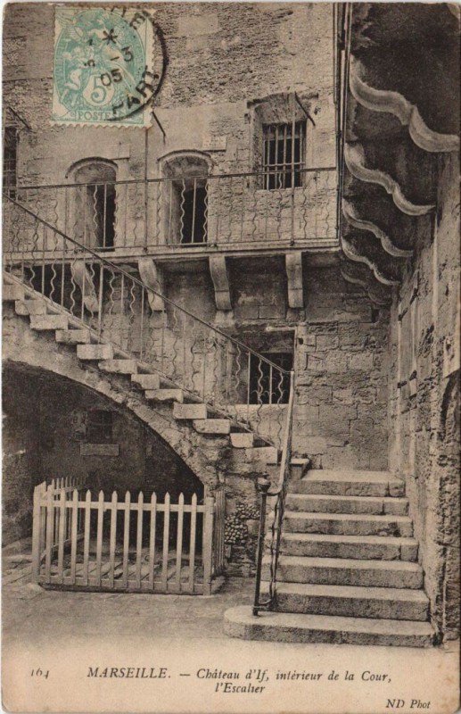 Carte postale ancienne Marseille - Chateau d'if interieure de la cour à Marseille