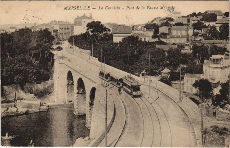 Carte postale ancienne Marseille - La corniche à Marseille