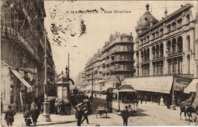 Carte postale ancienne Marseille - Rue noailles à Marseille