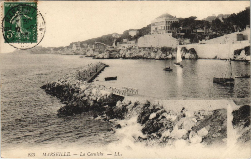 Carte postale ancienne Marseille - la corniche à Marseille