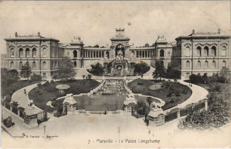 Carte postale ancienne Marseille - Le palais longchamp à Marseille