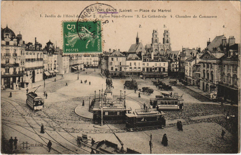 Carte postale ancienne Orleans - Place du martroi à Orléans