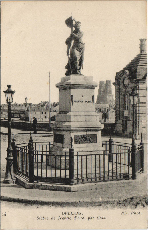 Carte postale ancienne Orleans - Statue de jeanne d'arc à Orléans