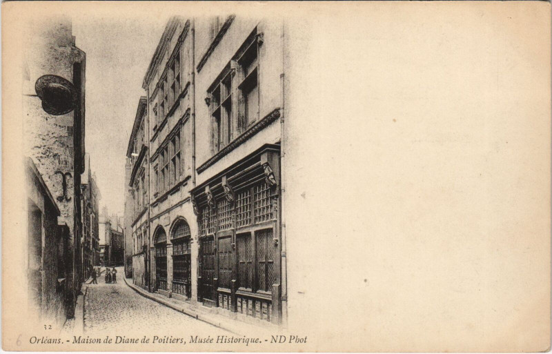 Carte postale ancienne Orleans - Maison de daine à Orléans