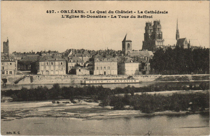 Carte postale ancienne Orleans - Le quai du chatelet à Orléans