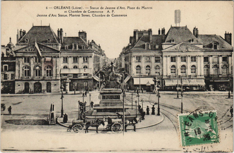 Carte postale ancienne Orleans - Statue de jeanne à Orléans