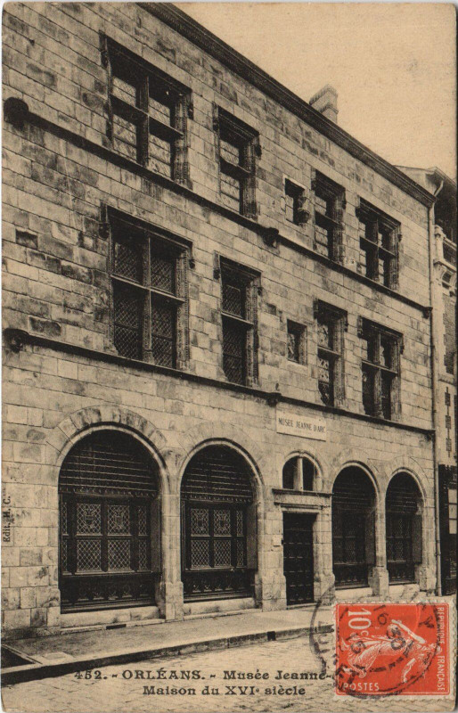 Carte postale ancienne Orleans - Musée jeanne à Orléans