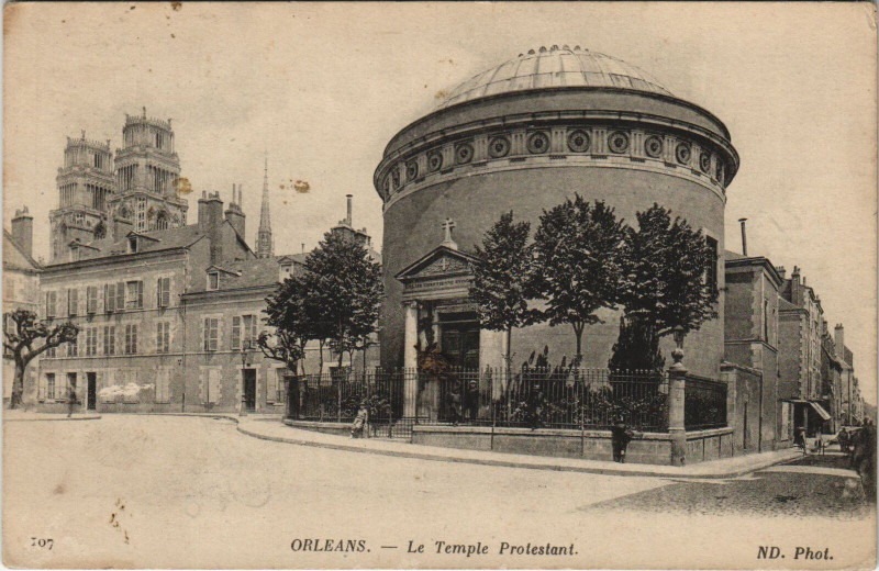Carte postale ancienne Orleans - Le temple protestant à Orléans