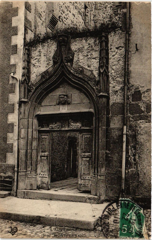 Carte postale ancienne Clermont-Ferrand Vieille porte à Clermont-Ferrand