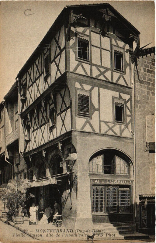 Carte postale ancienne Clermont-Ferrand Vieille Maison dite de l'Apothicaire à Clermont-Ferrand