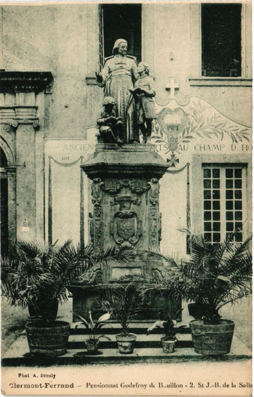 Carte postale ancienne Clermont-Ferrand Pensionnat Godefroy de Bouillon 2 Saint-J.B. à Clermont-Ferrand