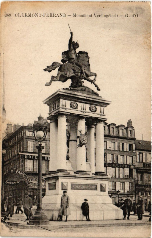 Carte postale ancienne Clermont-Ferrand Monument Vercingetorix à Clermont-Ferrand