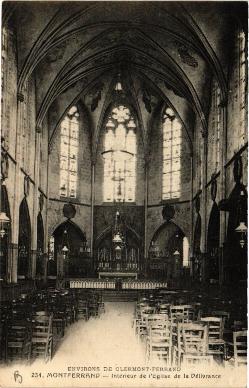 Carte postale ancienne Clermont-Ferrand Interieur de l'Eglise de la Delivrance à Clermont-Ferrand