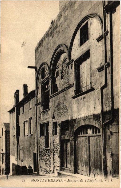 Carte postale ancienne Clermont-Ferrand Maison de l'Elephant à Clermont-Ferrand