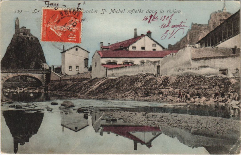 Carte postale ancienne Le Puy - Saint-michel refletes dans
