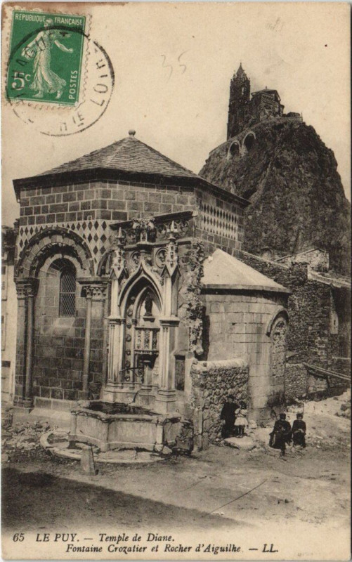 Carte postale ancienne Le Puy - Temple de diane