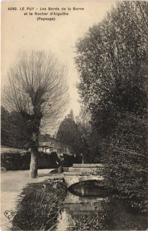 Carte postale ancienne Le Puy - Les bords de la borne à Borne