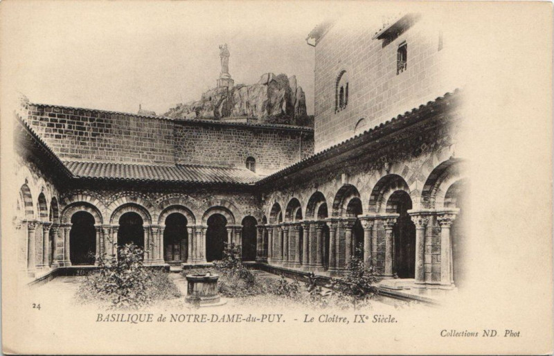 Carte postale ancienne Basilique de notre dame du Puy - Le cloitre
