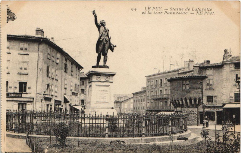 Carte postale ancienne Le Puy - Statue de Lafayette