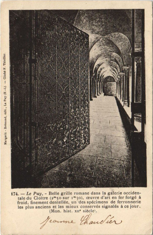 Carte postale ancienne Le Puy - Belle grille romane